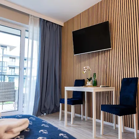 아파트 Apartment In Dziwnow Near Sandy Beach, Cleaning Included